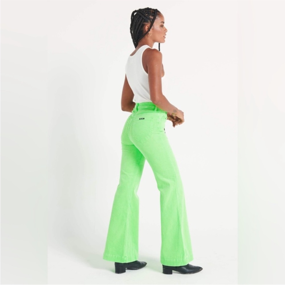 Rollas Eastcoast Corduroy Flare Jeans in Lime Cordial  Size 26